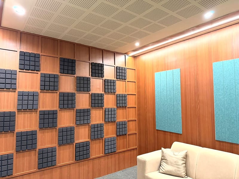 Acoustic wall in the studio